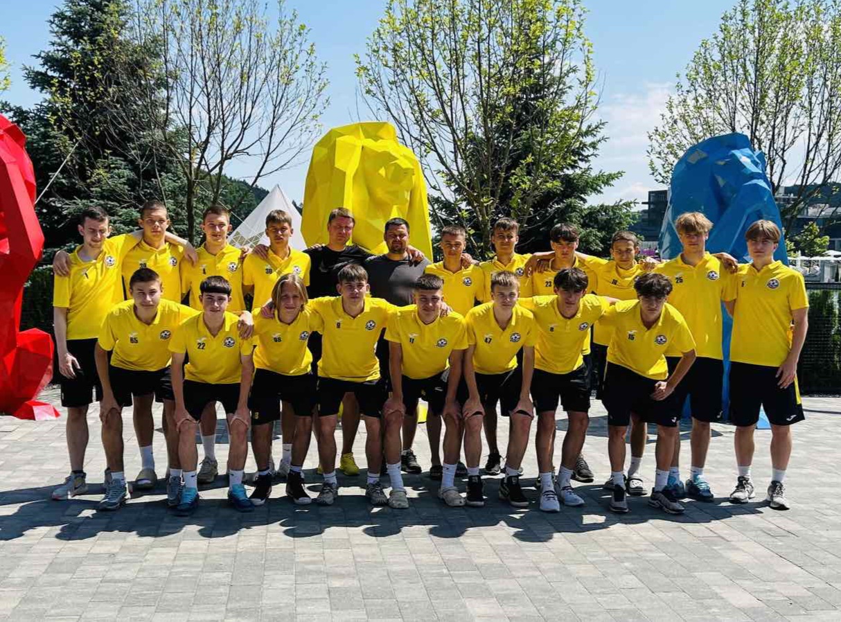 ДЮСШ “Рух” – ДЮСШ “Атлет” – видовищна гра, в якій не виявлено сильнішого!